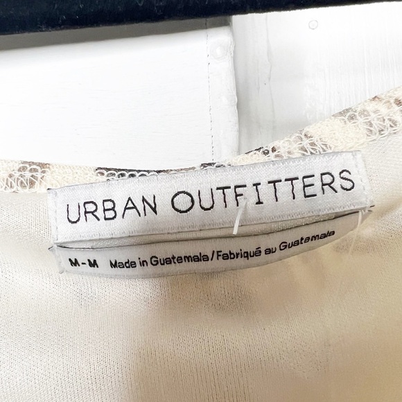 NEW with tags Urban Outfitters Leopard print puff sleeve top - Picture 4 of 5